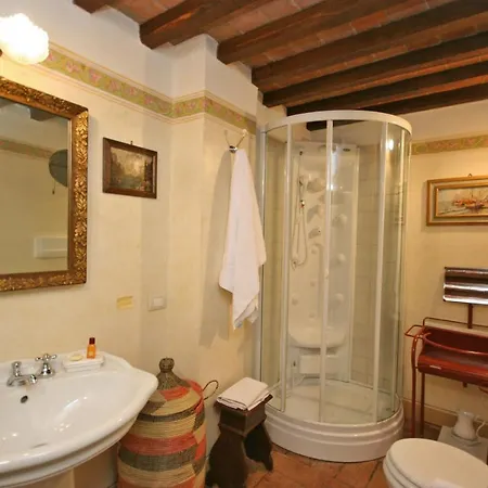 Sleeps 2 Air Con *